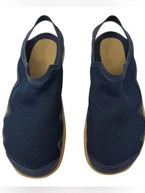 CROCS Swiftwater Mesh Size 11 Navy Blue slip on Sandals water shoes